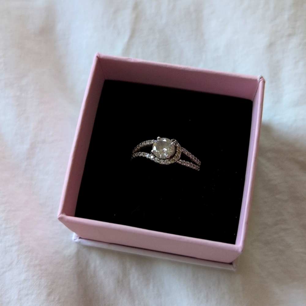 Sparkling Promise Ring